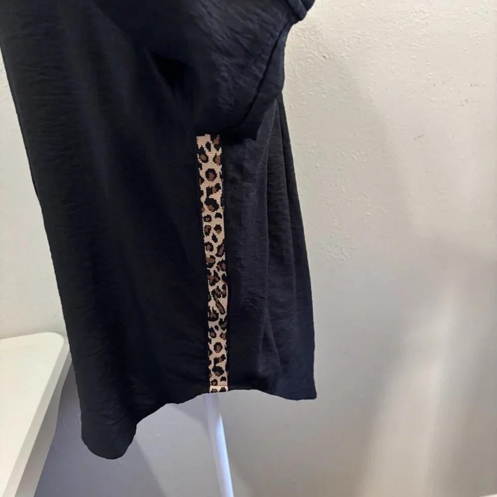 Entro Oversized Button Up Collared Shirt 3/4 Sleeve Black / Animal Print Sz Smal